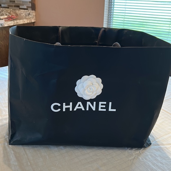 Chanel medallion tote - Picture 8 of 8